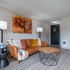 9 Aria - Walk Dwntwn | Near Glacier