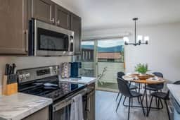 12 Aria - Gone Fishing Getaway 1BR - Image 5