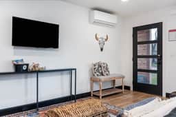 Unit A-Duplex - Hot Tub & Workspace - Image 4