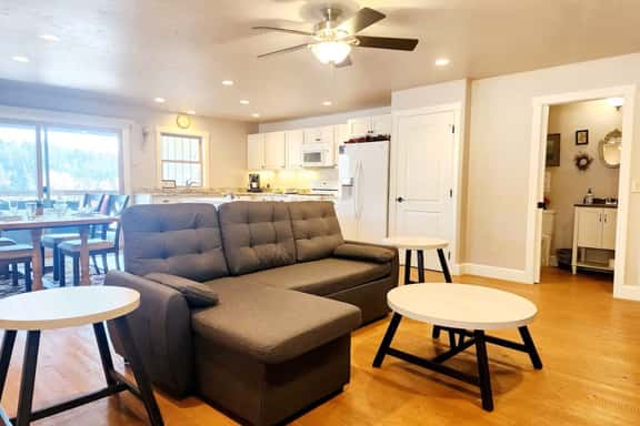 Unit D - 425 Grnd Dr - Image 1