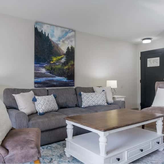 7 Aria - Riverbend Retreat w/Pet - Image 1