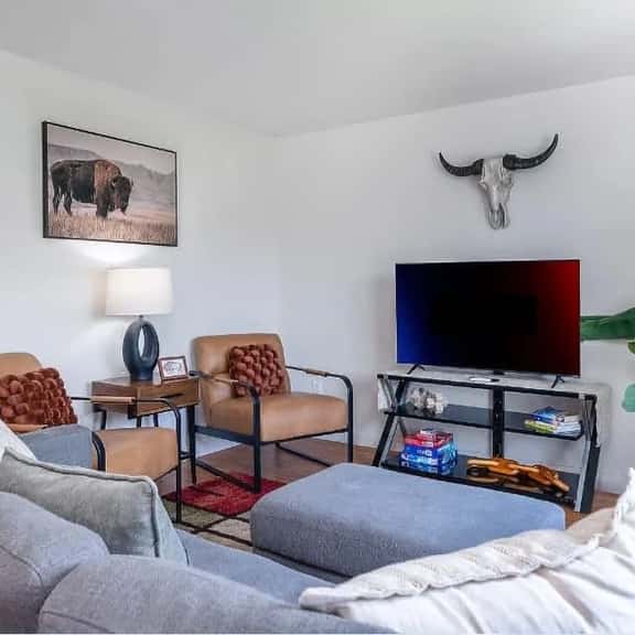1 Aria - Cowboy Up Cottage 2BR - Image 1