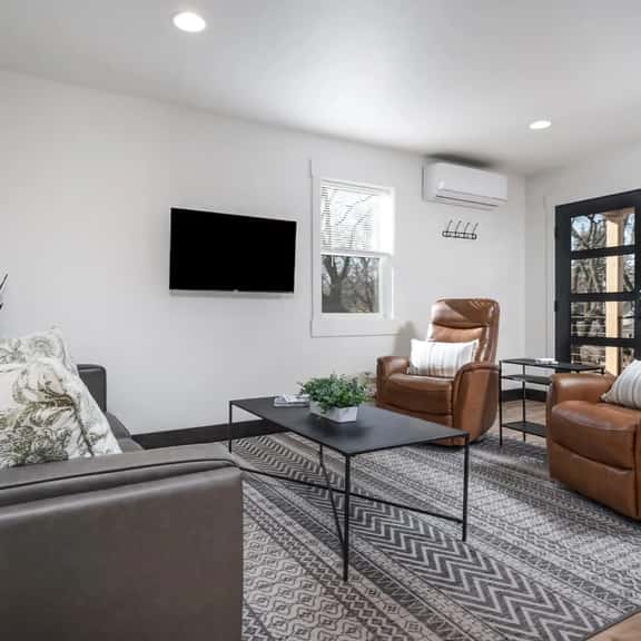 Unit B-Duplex-Near Glacier|Hot Tub - Image 1