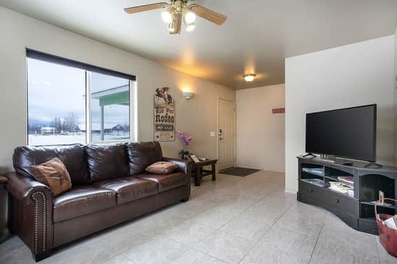 893 Capistrano 2BR - Image 5