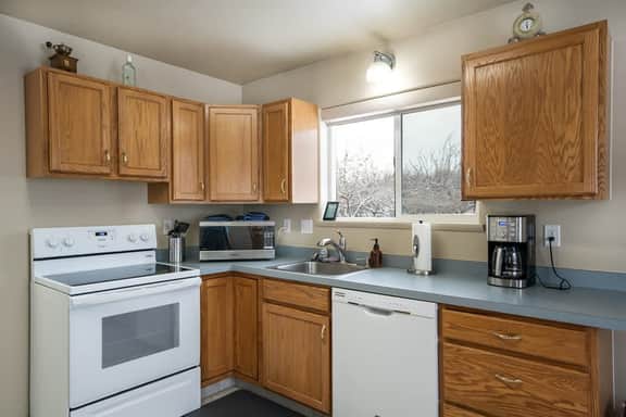 893 Capistrano 2BR - Image 4