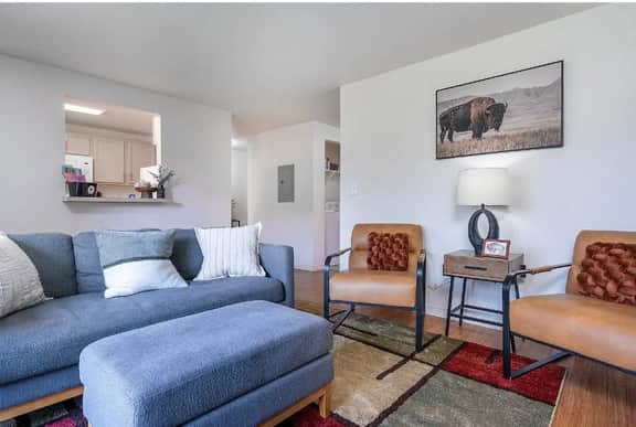 1 Aria - Cowboy Up Cottage 2BR - Image 2