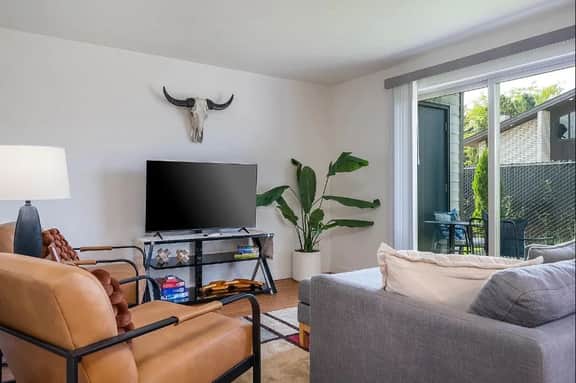 1 Aria - Cowboy Up Cottage 2BR - Image 3