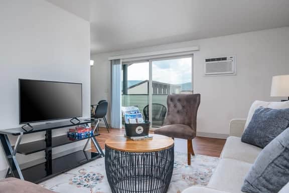 11 Aria - Peaceful Pines Place 1BDR - Image 2