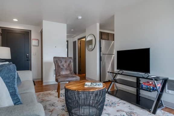 11 Aria - Peaceful Pines Place 1BDR - Image 3