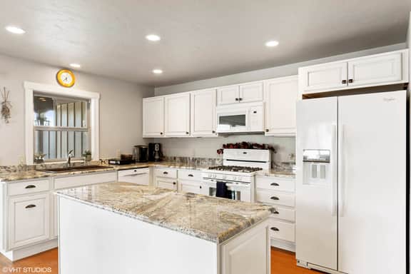 Unit D - 425 Grnd Dr - Image 2