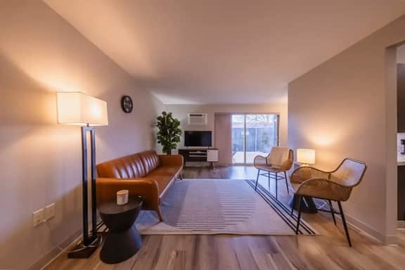 8 Aria-Modern 1BR | Walk Downtown - Image 3