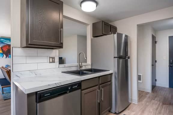 2 Aria-Glacier Basecamp|Stylish 2BR - Image 4