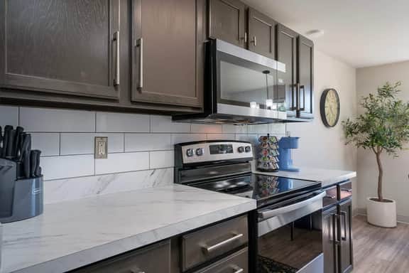 2 Aria-Glacier Basecamp|Stylish 2BR - Image 5