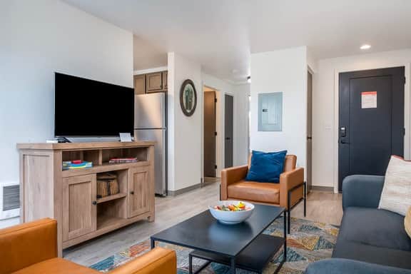 12 Aria - Gone Fishing Getaway 1BR - Image 4