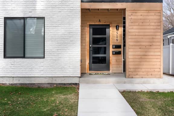 Unit A-Duplex - Hot Tub & Workspace - Image 3