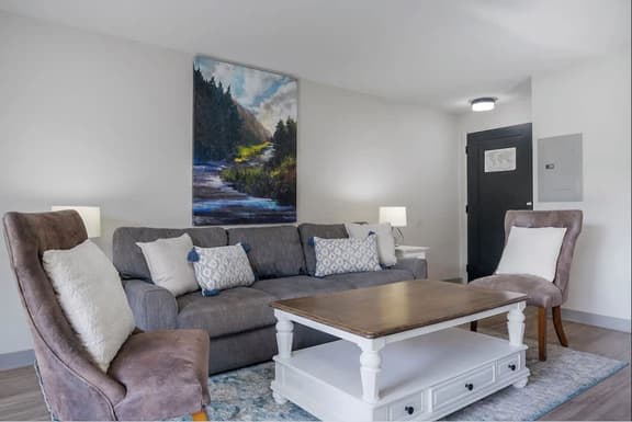 7 Aria - Riverbend Retreat w/Pet - Image 1