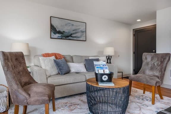 11 Aria - Peaceful Pines Place 1BDR - Image 1