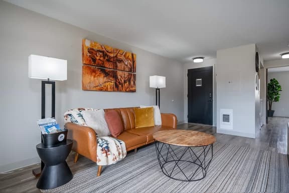 9 Aria - Walk Dwntwn | Near Glacier - Image 1